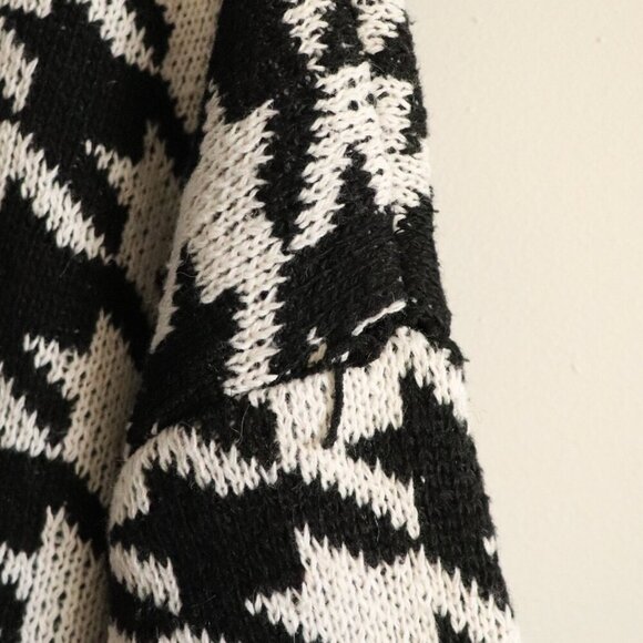 Women's Black/White Sz S Houndstooth Buttoned V-Neck Knit Sweater Cardigan - Picture 8 of 10